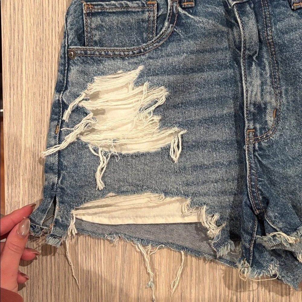 American Eagle Distressed Denim Cutoff Shorts Size 6 Raw Hem